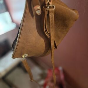 Elegant Brown Leather Shoulder Bag
